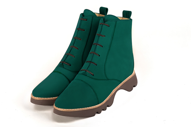 Bottines élégantes et raffinées avec des lacets à l'avant, coloris vert émeraude. Personnalisation : Choix des cuirs, des couleurs et des talons. Cou-de-pied sur mesure. - Florence KOOIJMAN